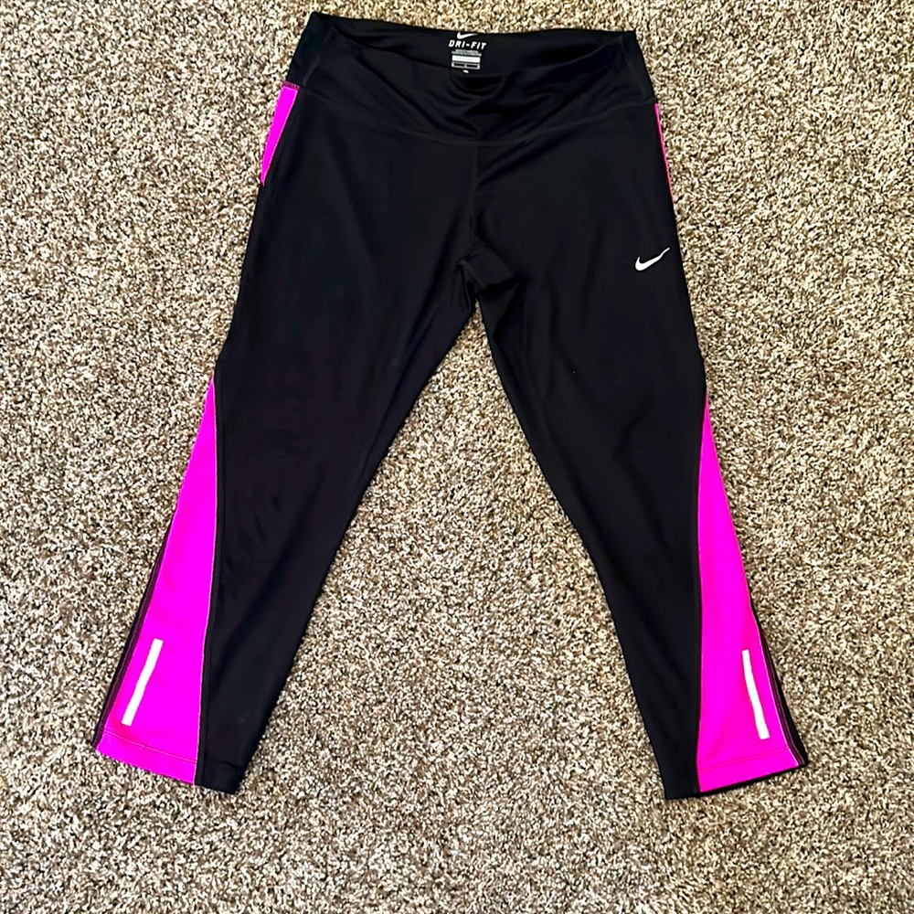 Nike capri leggings